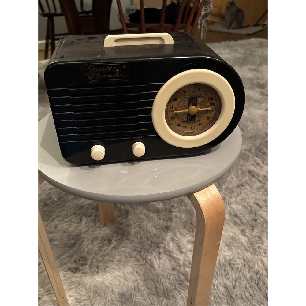 Crosley‎ CR-2 Collectors Edition AM/FM Radio / Cassette Tape Player
